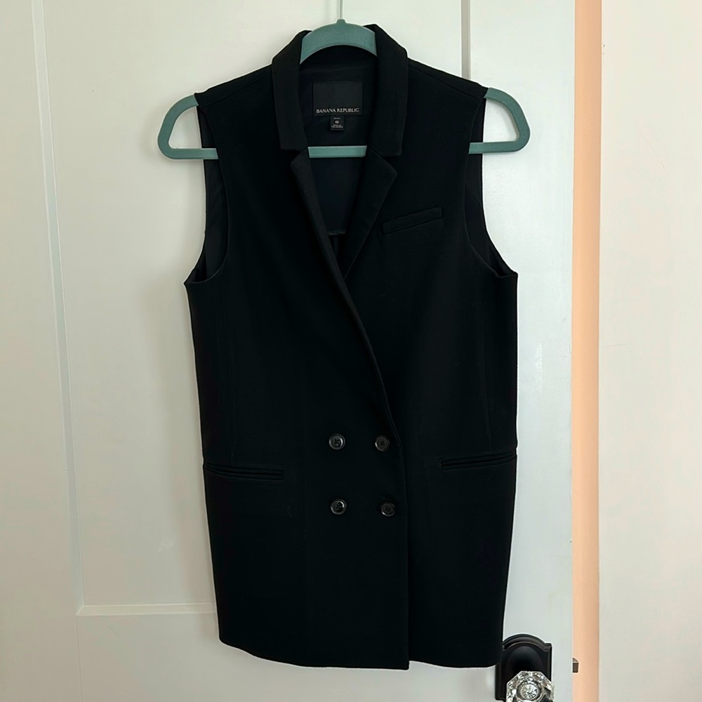 Stylish double breasted vest/sleeveless blazer
